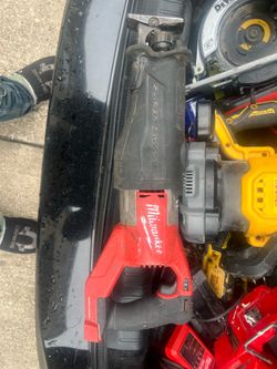 milwaukee and dewalt saws