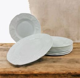 Colony Harvest Grape Milk Glass Dinner Plates 9 7/8” Set of 8 Indiana Glass