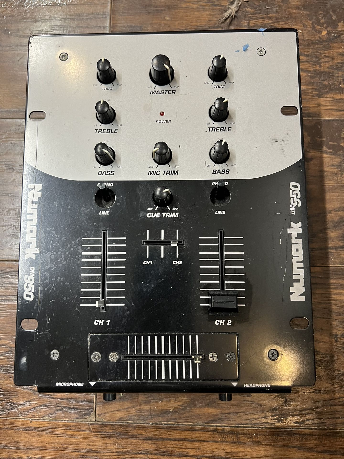 Numark DM 950 Mixer