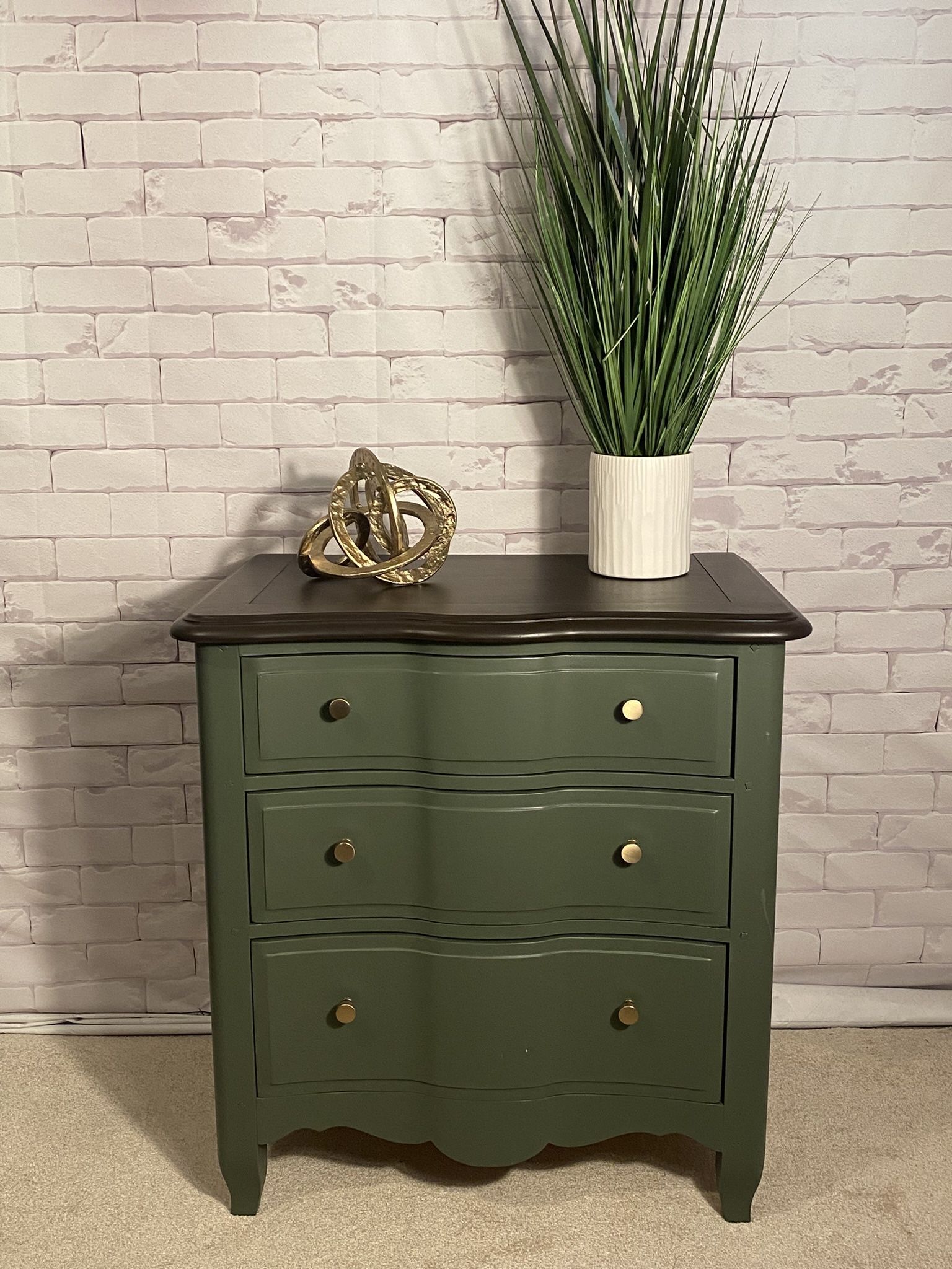 ๐ฟ High Quality Small Basset Dresser