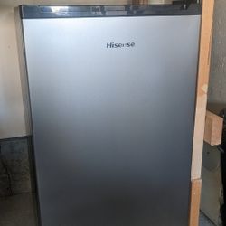 Mini refrigerator fridge Hisense