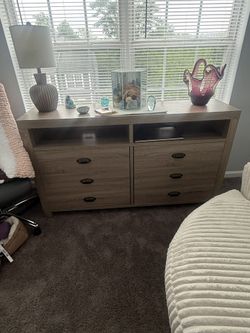 Entertainment Center/dresser