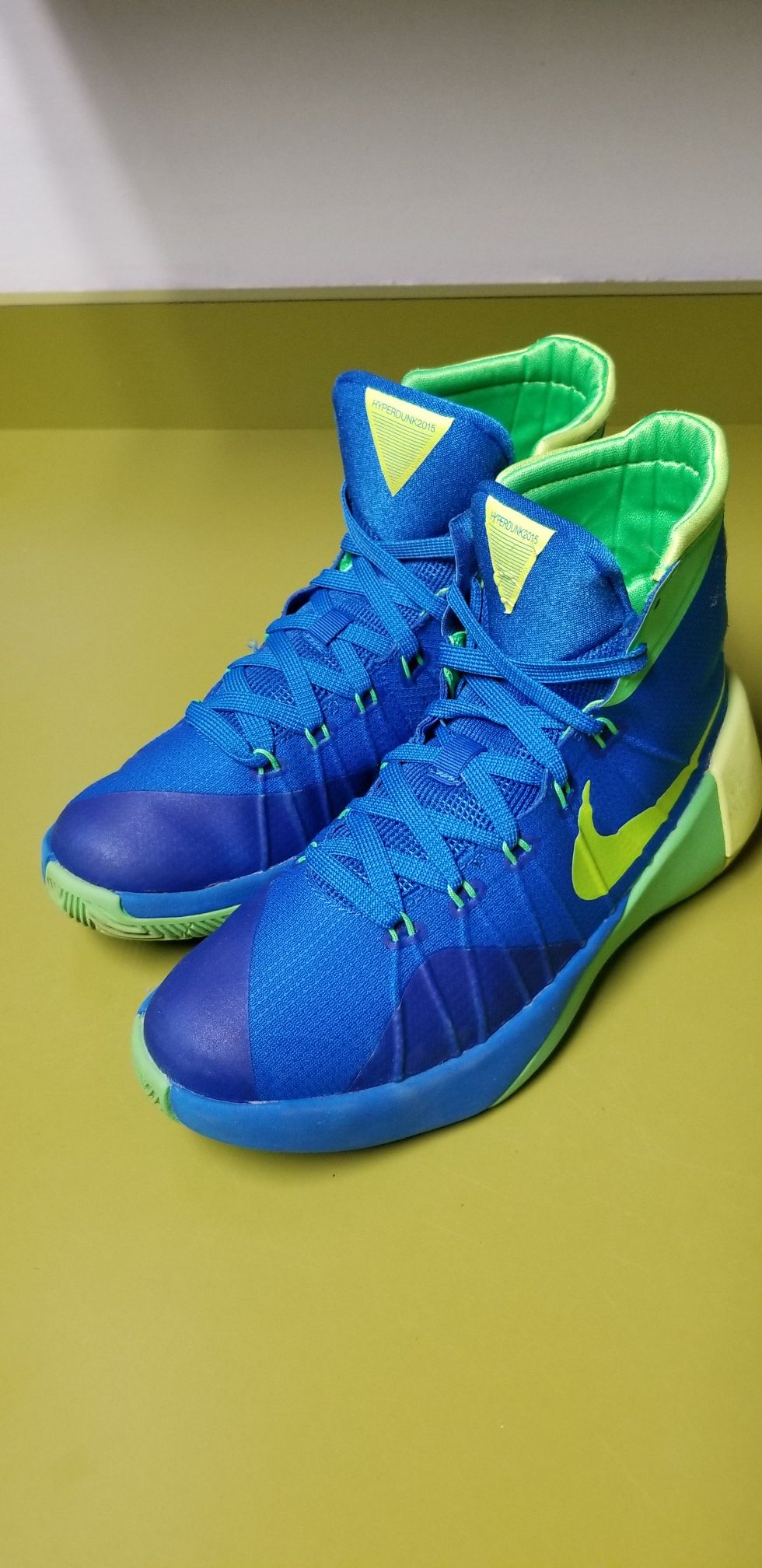 Boys nike hyperdunk size 5y