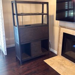 Free Desk With Outlets 