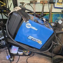 Millermatic 211 MIG Welder With Cart And Spoolgun