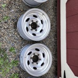 16x8 Weld Wheels. 6x5.5 /6x139.7  Chevy