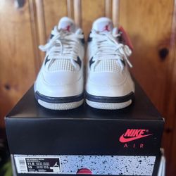 Air Jordan 4 