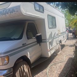 Se  Cambia O Se Vende. 6800 , Motor Home Por Otro Más Chico  Es 98  En Muy Buenas Condiciones  Precio 7000