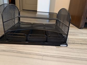 Desk organizer