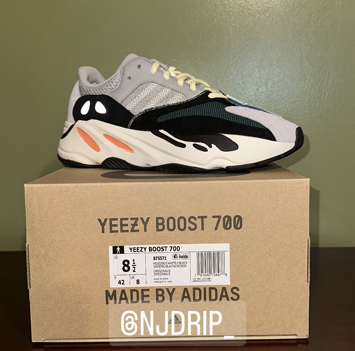 Yeezy Boost 700 Wave Runner Size 8.5