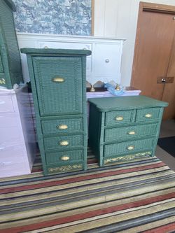 Set Green Dresser