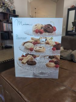 Maison Glass Dessert Tower