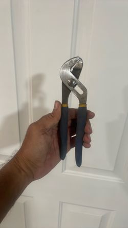 Pliers