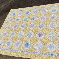 Vintage Yellow Star Quilt
