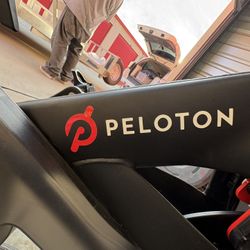PELETON STATIONARY BIKE