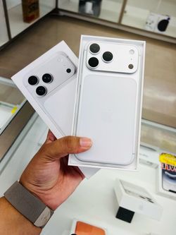 iPhone 17 pro max 256gb Cricket Only