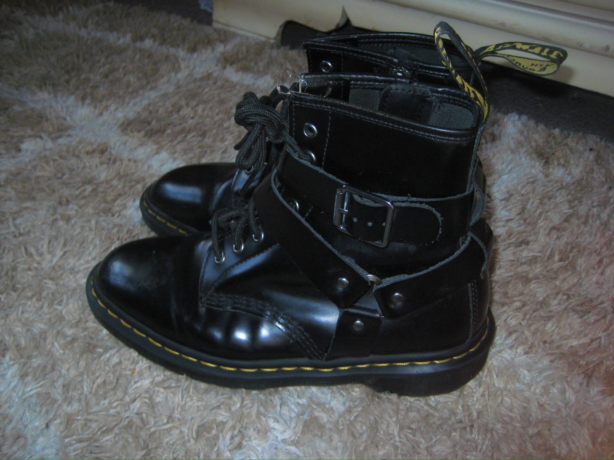 Mens size 7 Dr Martens