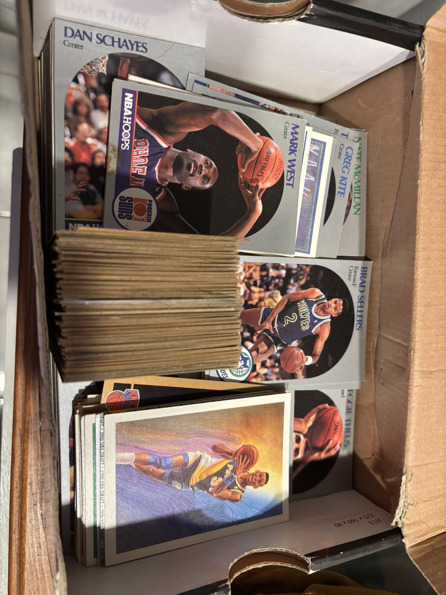 Box Of Old Mixed Cards Mostly Basketball/baseball/football