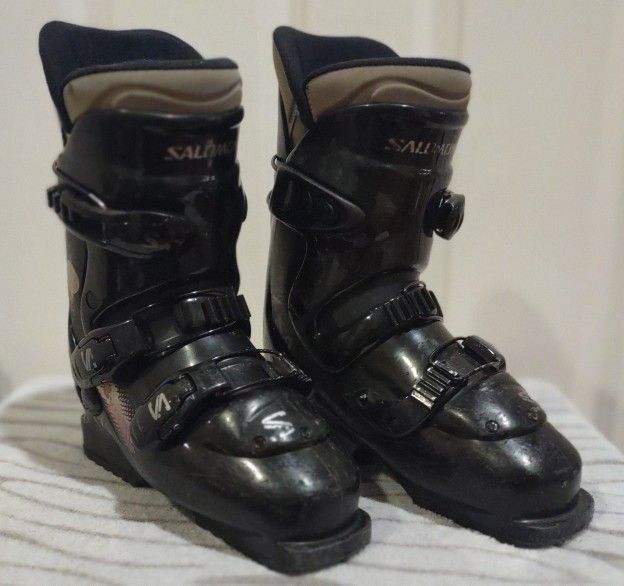 Adult Salomon Ski Boots, Size 24.5, Black
