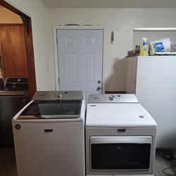 MAYTAG WASHER AND DRYER SET BOTH ELECTRIC XL CAPACITY 5.3 CU GOOD CONDITION HEAVY DUTY DELIVERY AVAILABLE FOR EXTRA FEE WE DO REPAIRS