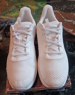 Tenis marca George talla 11 ( quedan como 10 o 10.5. George Casual Sneakers  size 11. Fit like 10 or 10.5.