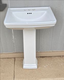 Pedestal bathroom sink combo