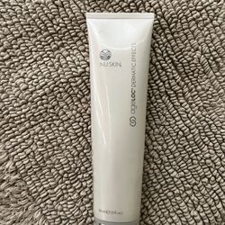 7- Firming Body Cream - Brand New 