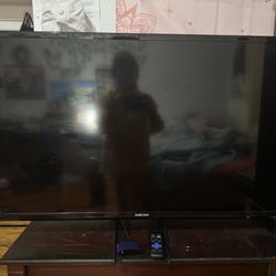 36 inch samsung tv with roku and stand 
