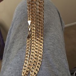 Chains Cubans