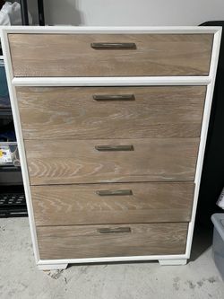 Modern 5-Drawer Dresser – White & Natural Wood Finish – Excellent Condition