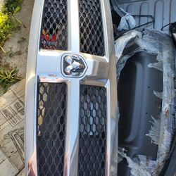 DODGE RAM GRILL SLT