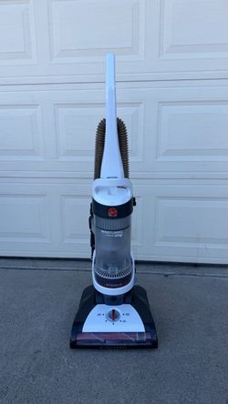 Hoover WindTunnel Rewind Pet Upright Vacuum Cleaner excellent condition ready for used