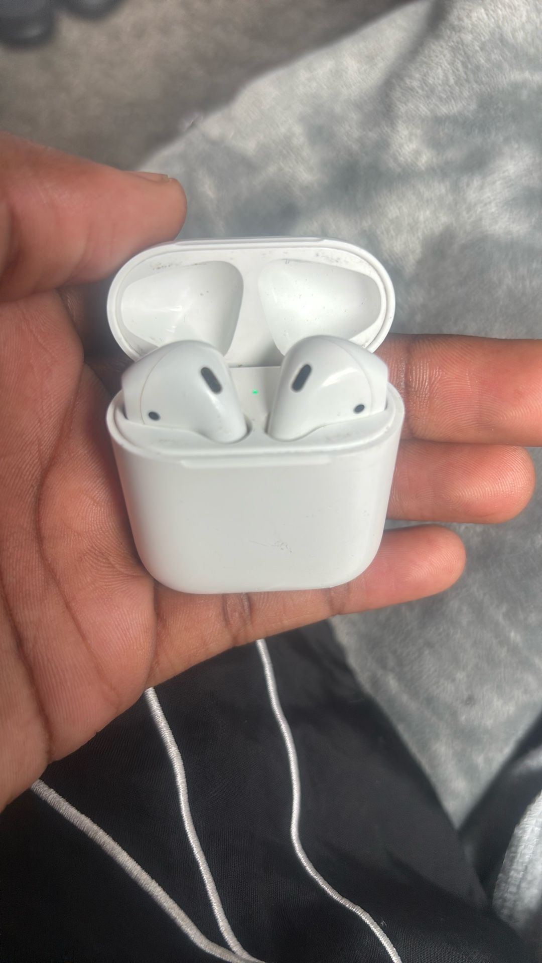 AirPods