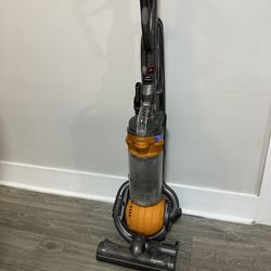 Dyson Dc25 Corded Bagless Ball Upright Vacuum Cleaner