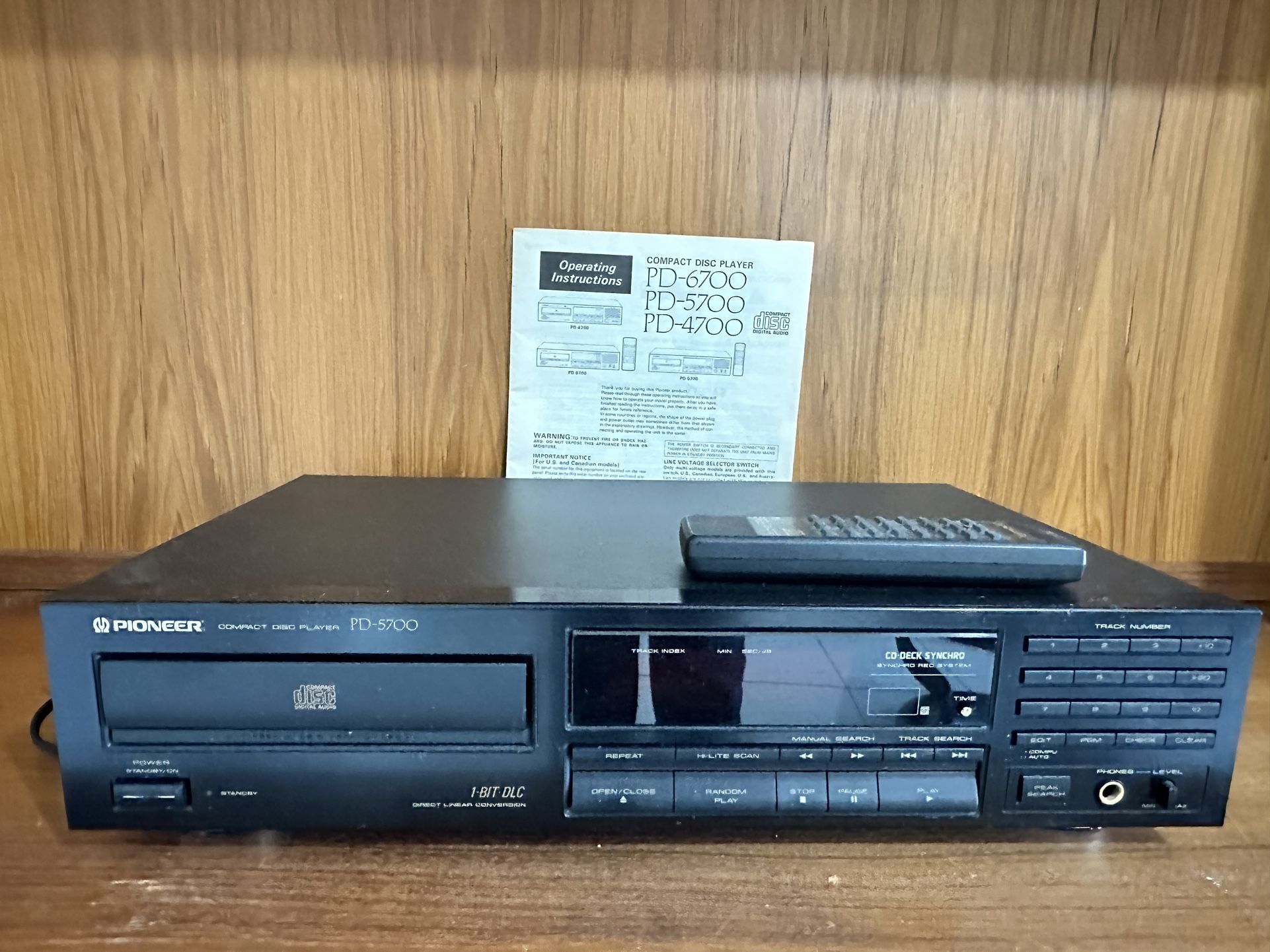 Pioneer PD-5700 Compact Disc CD Player with Remote