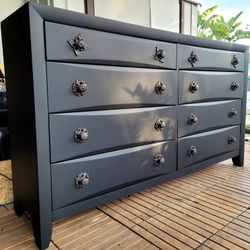 Very Nice Dresser!!!