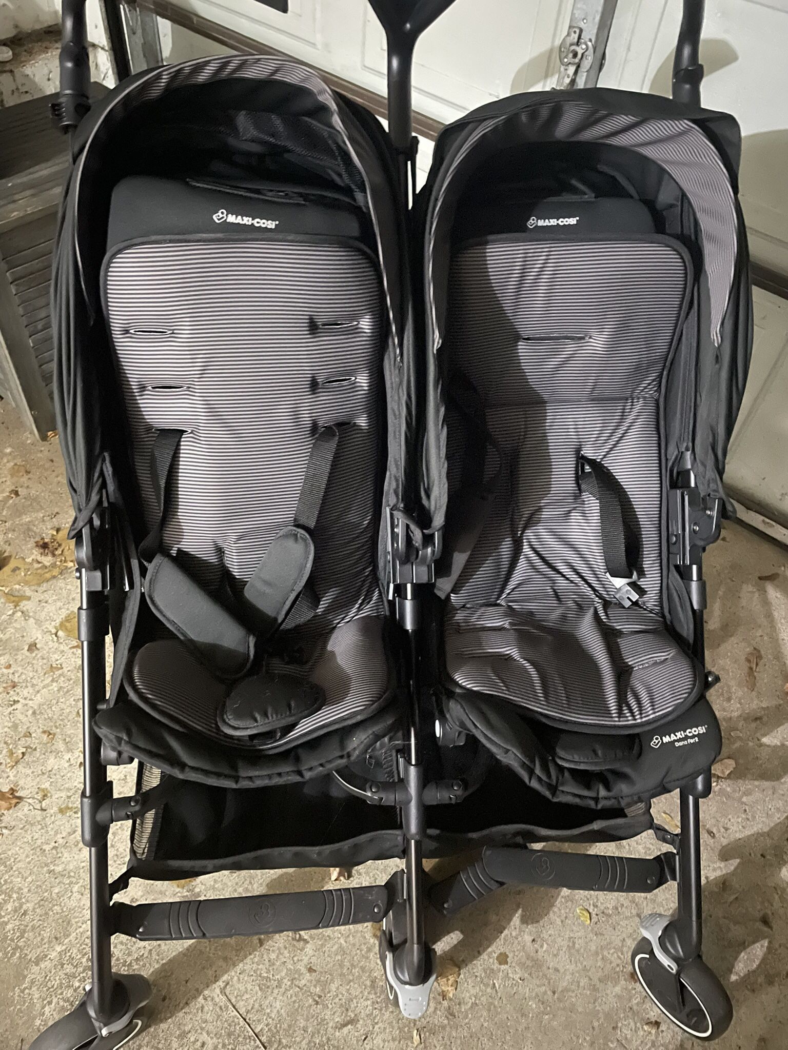 Maxi Cosí Double Stroller