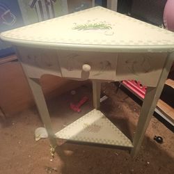Prices Firm.. Very Cute Corner Table