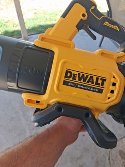 DEWALT 20V MAX Brushless Cordless Blower