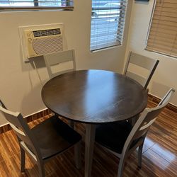 Dinning Table Set: Table & 4 Chairs 