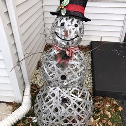 Light Up Christmas Snowman  Yard Decor