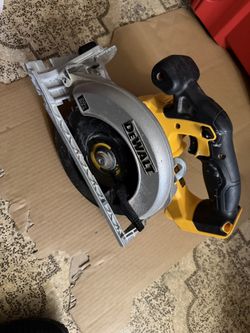 DEWALT 6 1/2” Circular Saw W/battery/charger