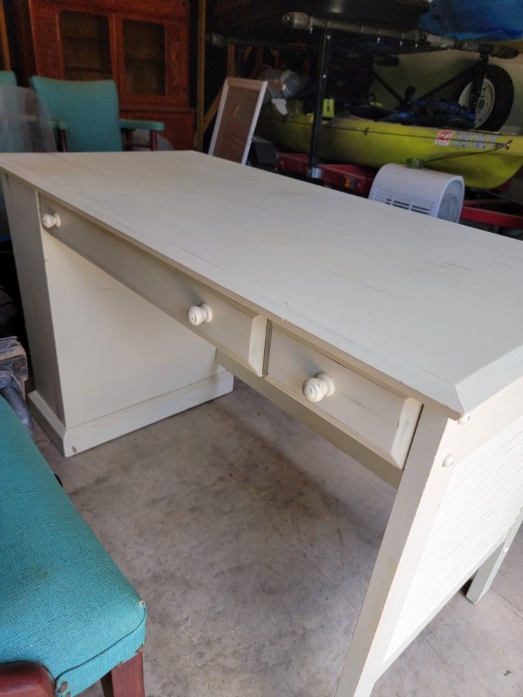 FARMHOUSE STYLE WOOD DESK