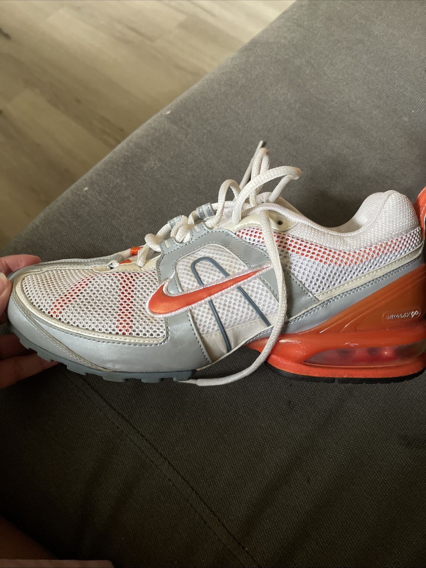 NIKE SHOX Womens Vintage Athletic Sneaker Shoe US Size 7.5 PreOwned