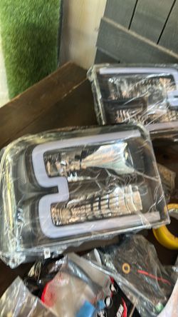 Truck headlights harness and bulbs