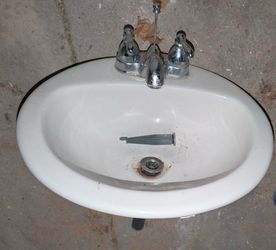 Porcelain bathroom sink