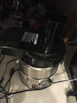 Jack Lalanne’s Deluxe power juicer