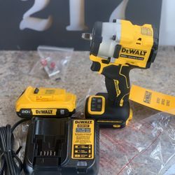 DEWALT ATOMIC 20V MAX Cordless Brushless 3/8 in.Variable Speed Impact Wrench Battery And Charger 