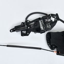 2017-2020 Cadillac XT5 Rear Left Side Door Latch & Handle Base 1(contact info removed) OEM