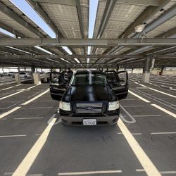 2004 Ford Explorer Sport Trac XLT